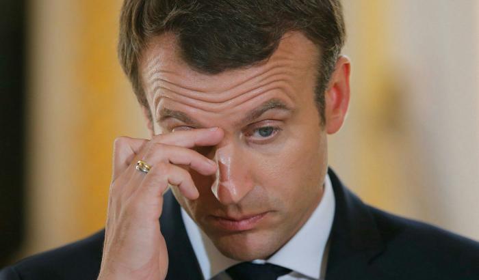 La decisione di Macron: sequestrate tutte le mascherine in Francia