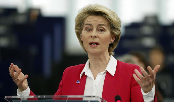 Von der Leyen: "Servono più protezioni per gli anziani, non fate progetti per l'estate"