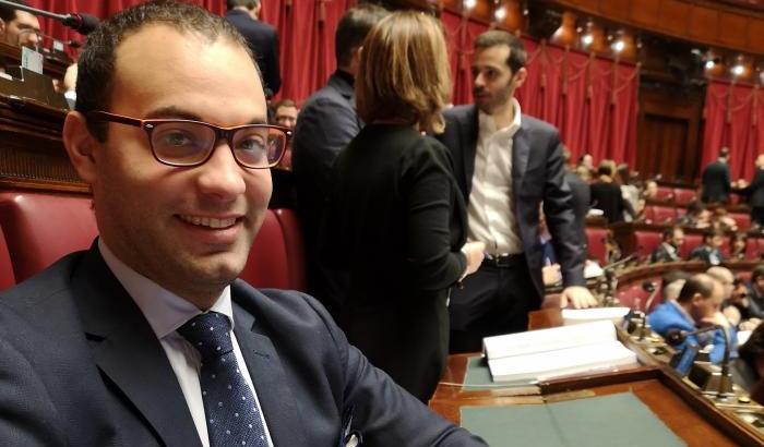 Nel M5s cresce la rivolta contro Paragone, Bernardini: "Che si aspetta per cacciarlo?"