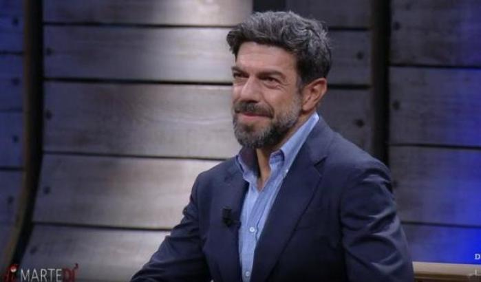 Favino racconta il suo Craxi: "Tangentopoli fu anche rabbia popolare, ho interpretato il lato umano"