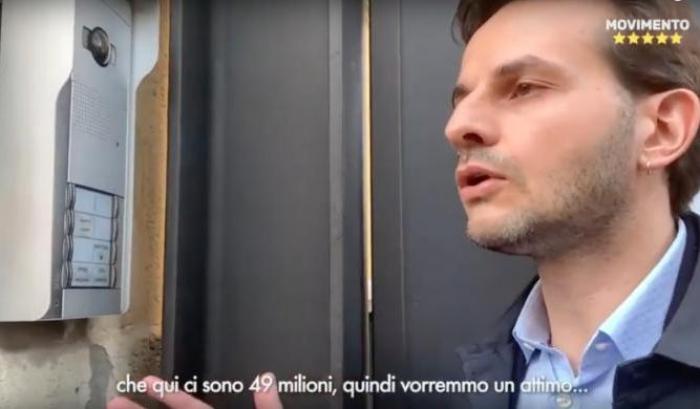 Marco Degli Angeli (M5s) citofona alla sede della Lega: "Dove sono i 49 milioni?"