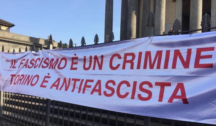 Uno striscione a Torino