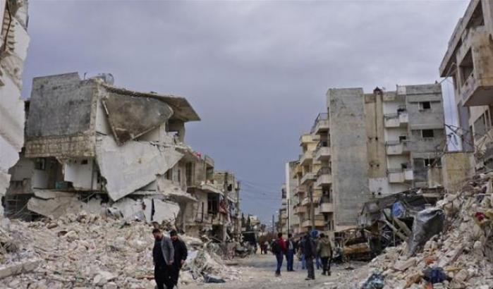 Bombardamenti sulla provincia siriana di Idlib