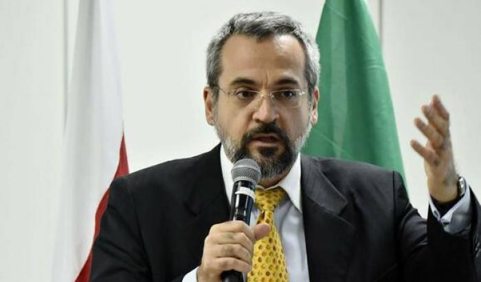 Bolsonaro, governo di zotici: il ministro dell'istruzione fa altri errori di ortografia
