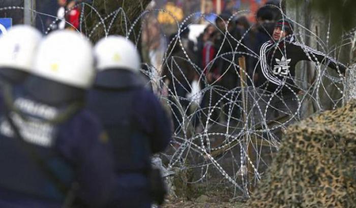 Migranti al confine con la Grecia