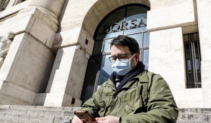 Coronavirus, i mercati crollano: Milano apre al -4%, spread a 216. E il petrolio va in caduta libera