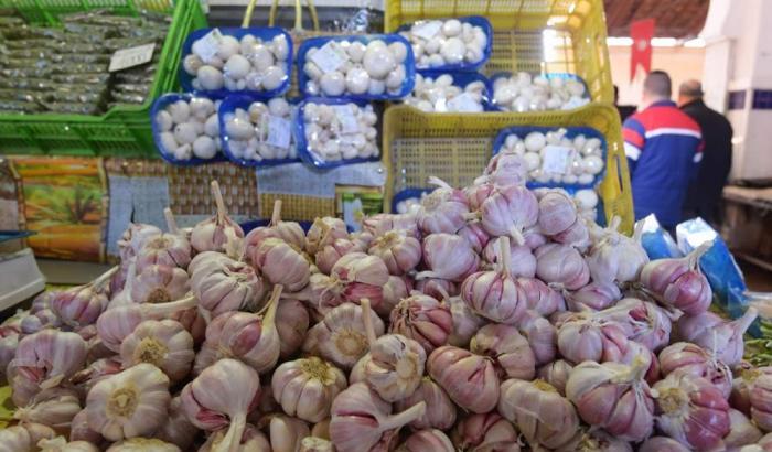 "L'aglio cura il Coronavirus": la fake news dilaga in Tunisia, prezzi folli nei mercati