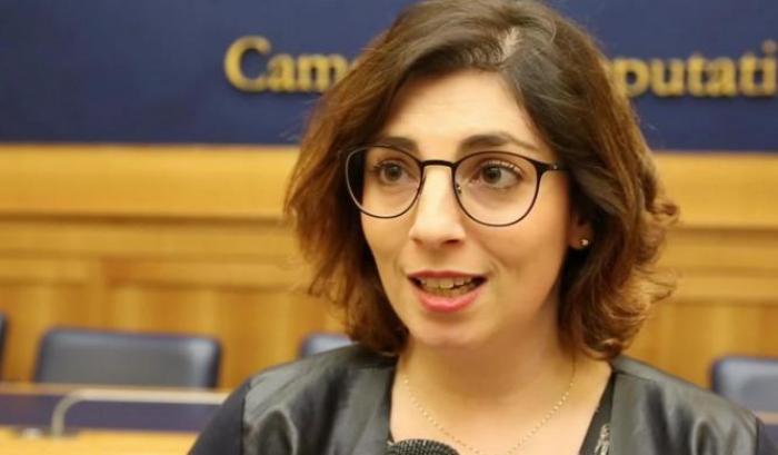 La 'Virus Tax', ennesima bufala sul Coronavirus, Laura Castelli: "I media ci aiutino a isolare le fake news"