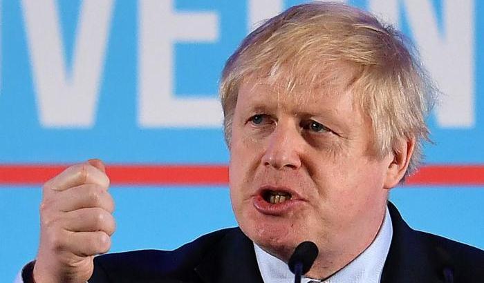 Johnson incapace di gestire la pandemia: i laburisti salgono nei sondaggi
