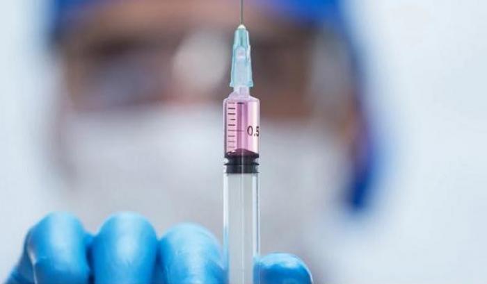 Fra due settimane al via il test sull'uomo del vaccino anti-Covid studiato in Italia-Gb