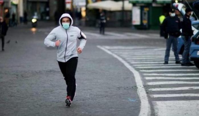 Marcia indietro del Viminale: chi fa jogging non ha l'obbligo della mascherina