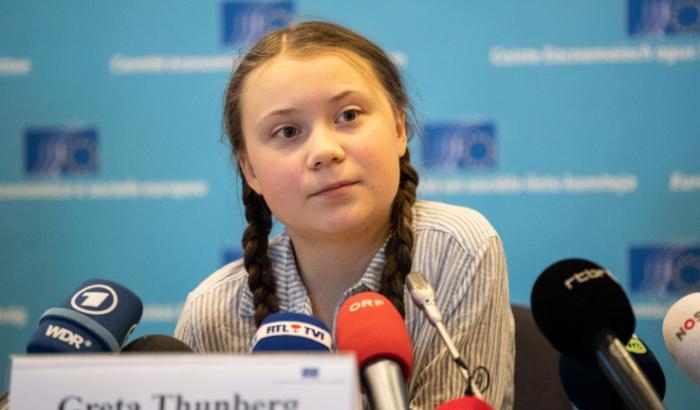 Greta Thunberg in isolamento: "Ho i sintomi del Covid-19"