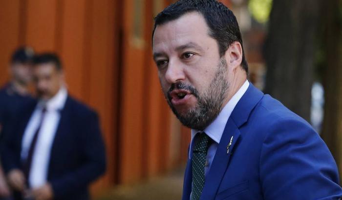 Coronavirus creato in laboratorio dai cinesi? Salvini cavalca la bufala in modo irresponsabile