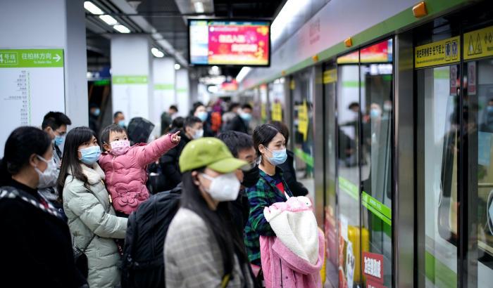A Wuhan riaprono le ferrovie: la vita torna nelle strade