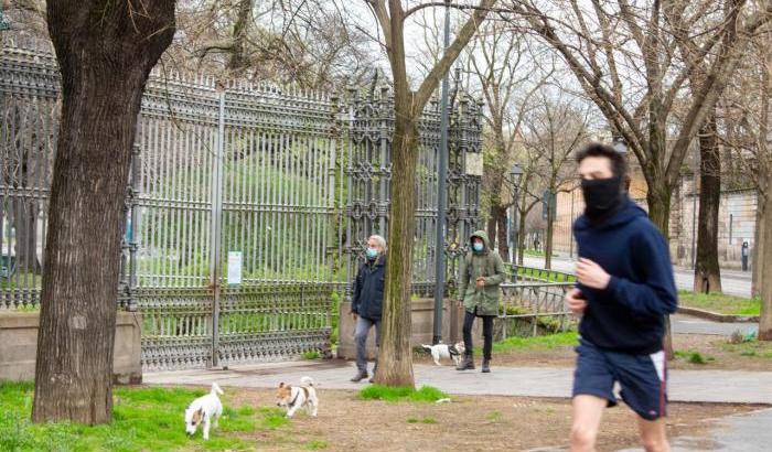 Nuova circolare del Viminale: sì alla passeggiata genitore-figlio e allo jogging