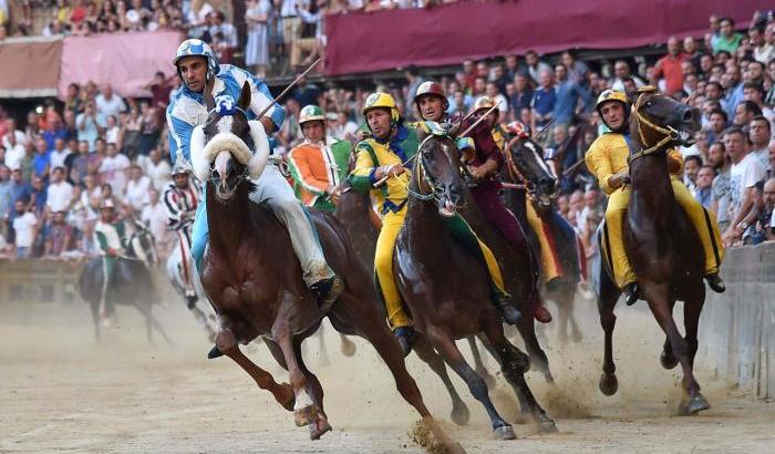 Coronavirus sul Palio di Siena: slittano (se si potrà) al 22 agosto e al 26 settembre