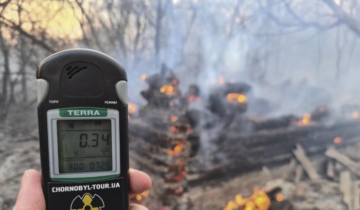 Grosso incendio a Chernobyl, radiazioni 16 volte sopra la media