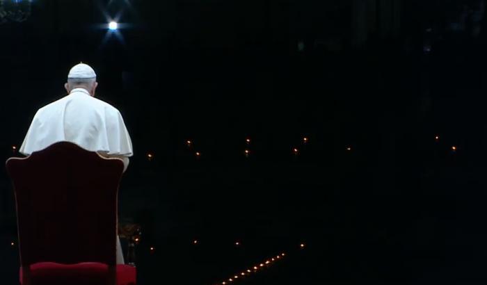 Via Crucis, anche un ergastolano tra gli autori delle meditazioni lette in una Piazza S. Pietro deserta