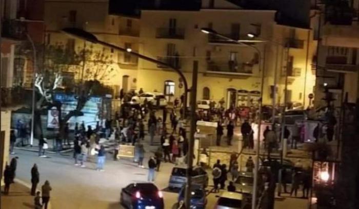 Violano la quarantena per i riti del venerdì santo: bufera sul sindaco e sul parroco