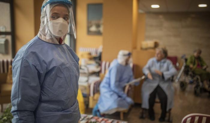La Spagna prova a ripartire: riaprono alcune attività "non essenziali"