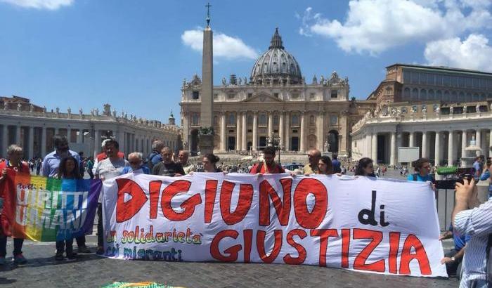 L'accusa dei missionari comboniani: "Il decreto che ha chiuso i porti è criminale"