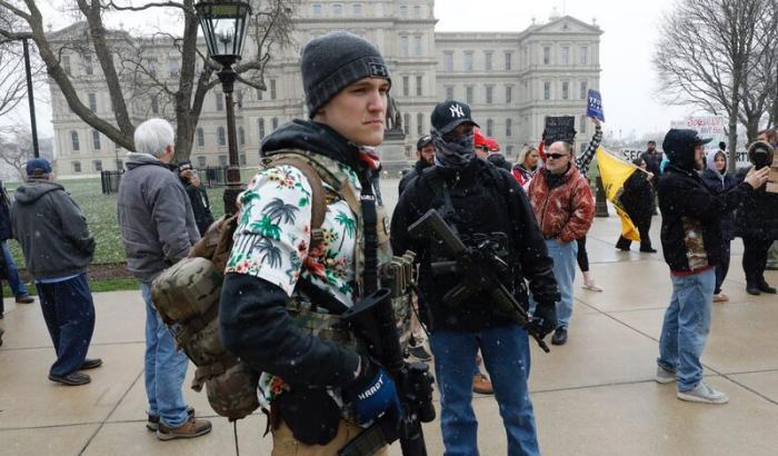 In Michigan i trumpiani in armi contro la governatrice democratica: no al lockdown