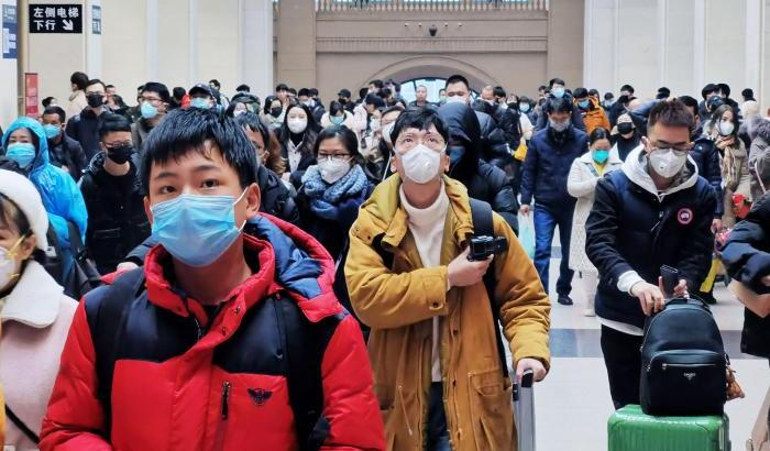 Parigi e Londra accusano Pechino: "Sul virus in Cina successe cose che non sappiamo"