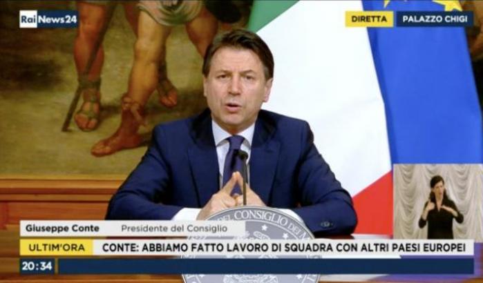 L'annuncio di Conte: "Il 4 maggio parte la fase 2, ora dovremo convivere con il virus"