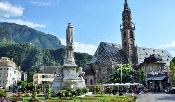 Bolzano riapre: via libera a negozi, parrucchieri, bar e musei