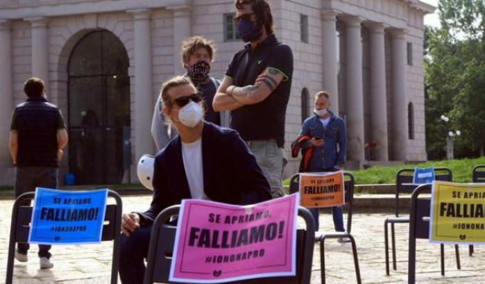 I ristoratori protestano a Milano: “Falliamo noi, fallite voi”