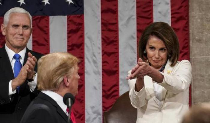 Nancy Pelosi dà dell'obeso a Trump e lui ricambia: "Quella donna ha problemi mentali"