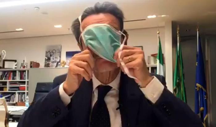Fontana difende l'indifendibile: "Nessun errore della Lombardia sul Covid"