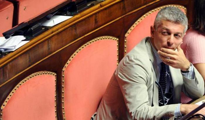 "A casa gli inetti e gli incompetenti", la critica di Morra a Gallera è un autogol: "Quindi i M5s si dimettono?"