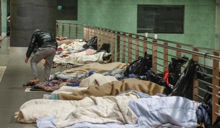 Covid-19, piccolo focolaio in una comunità di clochard a Bologna