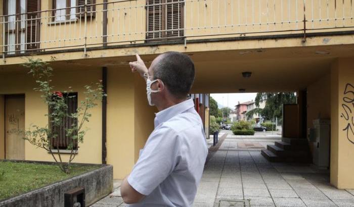Spari contro il centro migranti