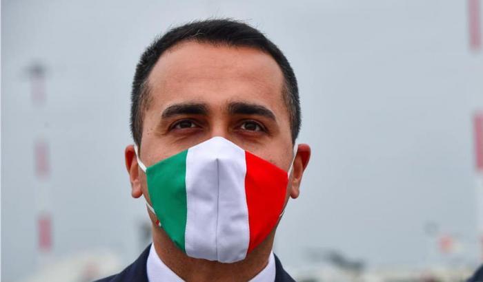 Di Maio fa la voce grossa: "Siamo pronti a chiudere le frontiere ai paesi Ue che non ci rispettano”