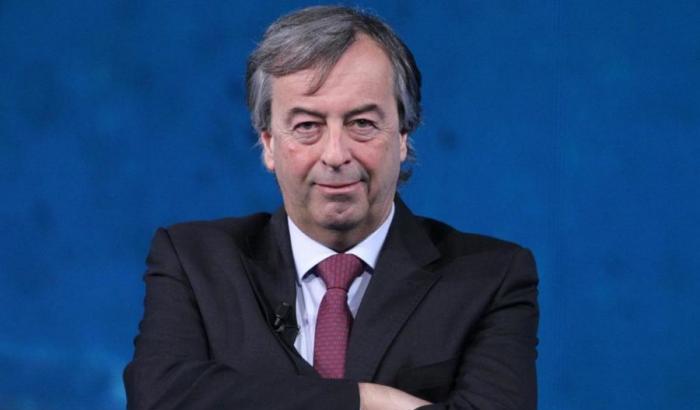 Burioni: "Miliardi per sviluppare il vaccino e neanche un euro per convincere la gente a farselo"