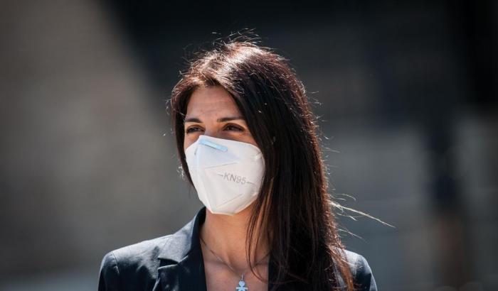 Virginia Raggi dà la caccia agli "zozzoni" della Capitale