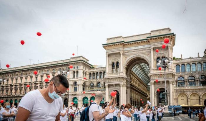Infermieri in piazza a Milano