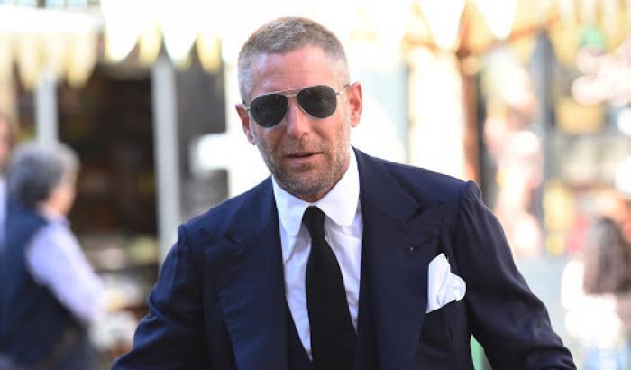 Lapo Elkann si racconta dopo l'incidente: "Sono stato graziato da Dio e mi sono rialzato"