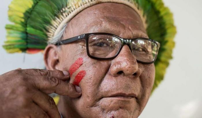 È morto di Covid-19 Paulinho Paiakan, leader e attivista degli indigeni dell'Amazzonia