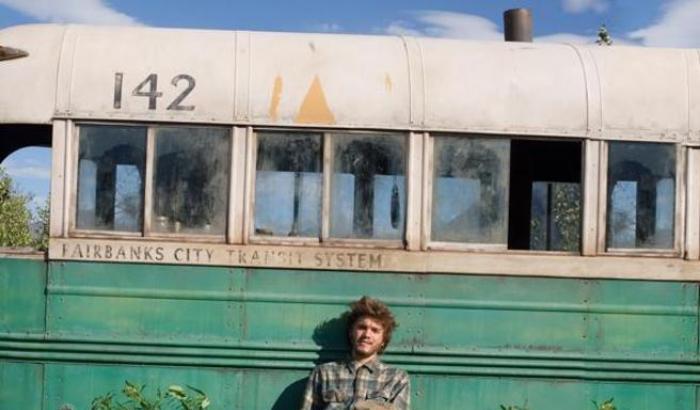 Alla fine l'Alaska  si decide e rimuove il Magic bus di Into the wild. "Sono morti troppi turisti"