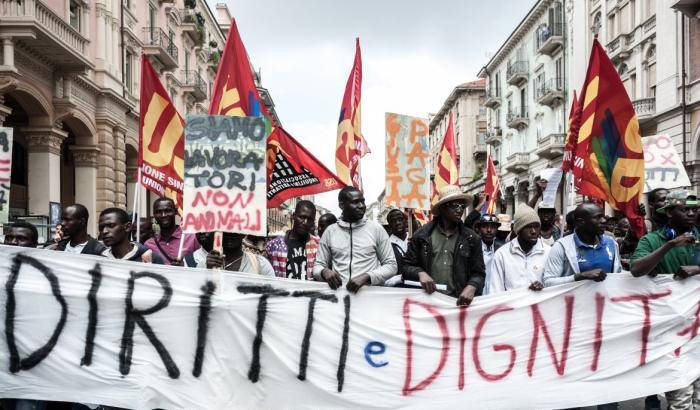 Manifestazione dei braccianti a Saluzzo