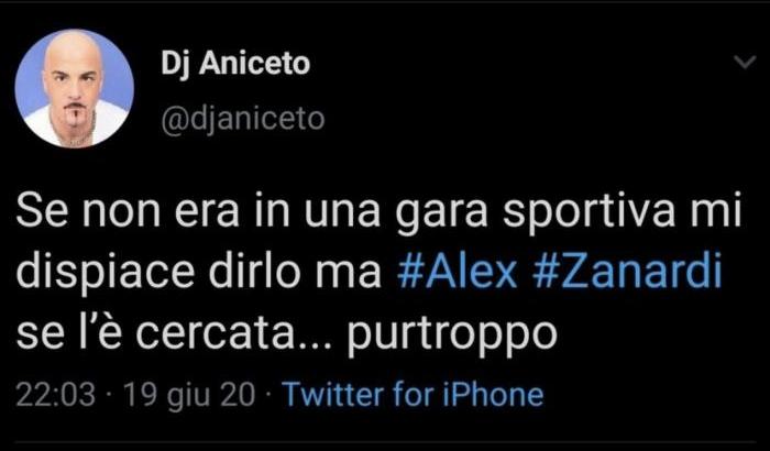 Dj Aniceto, tweet disgustoso contro Zanardi: "Se l'è cercata". Poi le scuse