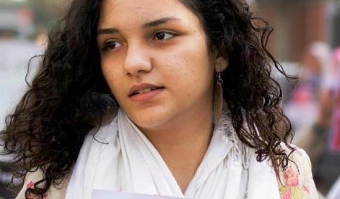 L'attivista egiziana Sanaa Seif è stata rapita dopo un'aggressione: picchiate anche la madre e la sorella