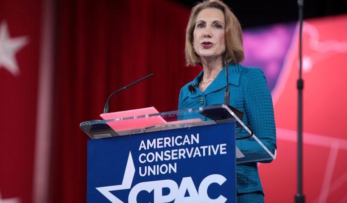 La repubblicana Fiorina voterà Biden e Trump la insulta sui social