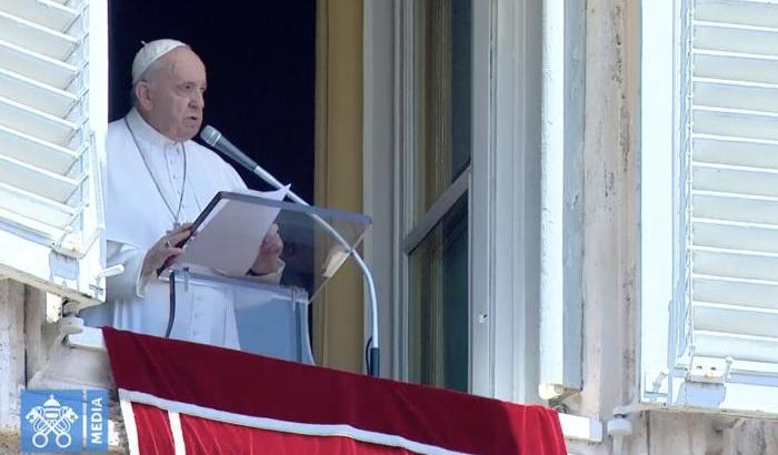 Il Papa aggiunge a braccio all'Angelus: "Penso a Santa Sofia e sono molto addolorato"