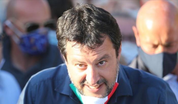 Salvini commenta l'uscita infelice del presidente Campano: "De Luca ride dei morti, fa schifo"