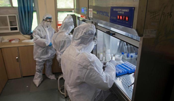 Coronavirus, risalgono i contagi: 249 casi in più