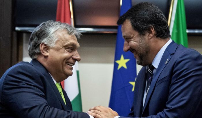 Salvini tenta di cambiare le carte: "Orbán è dalla parte dell'Italia, Conte no"